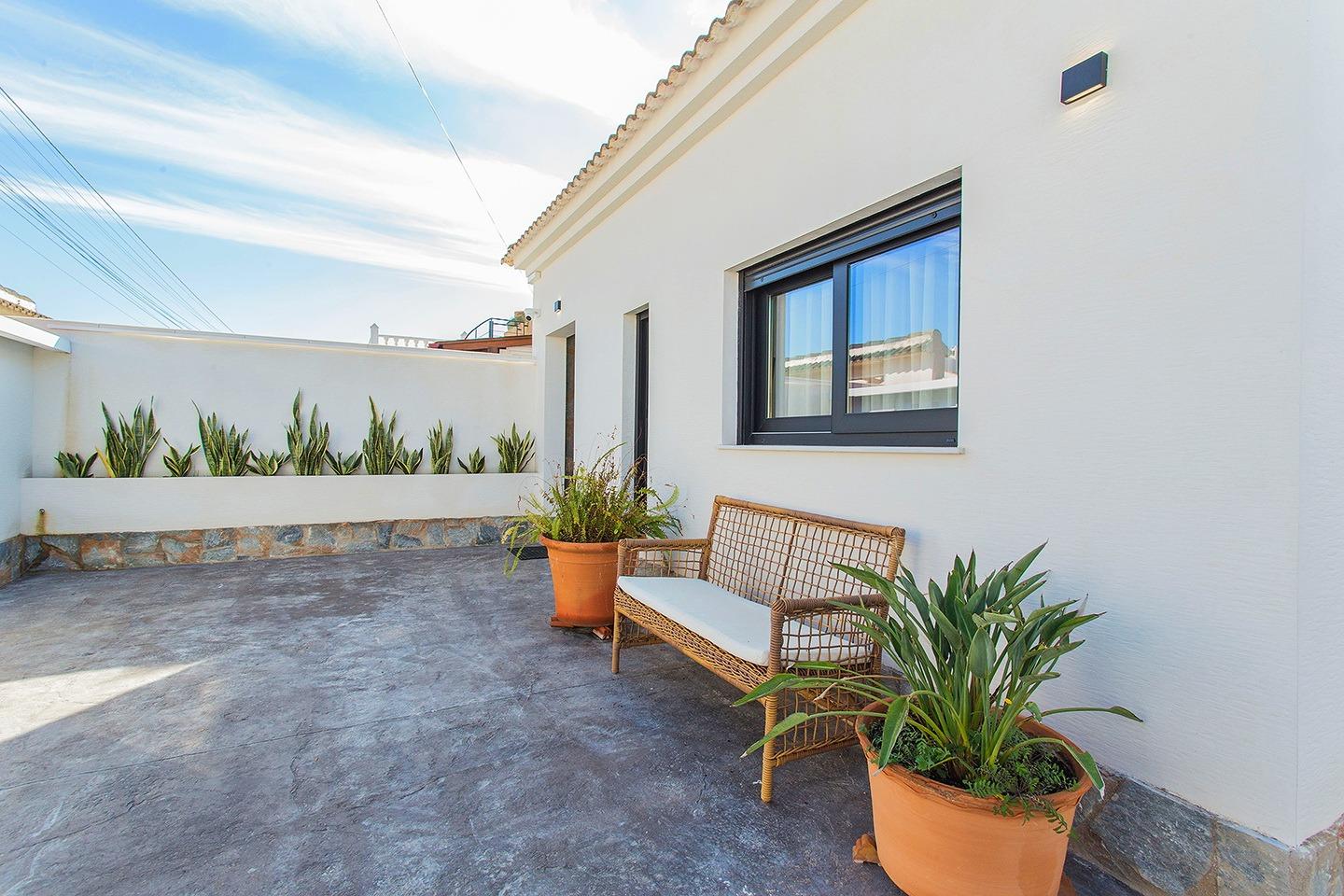 For sale - 2 Bedroom 2 Bathroom Town House in Torrevieja - La Siesta  - Alicante
