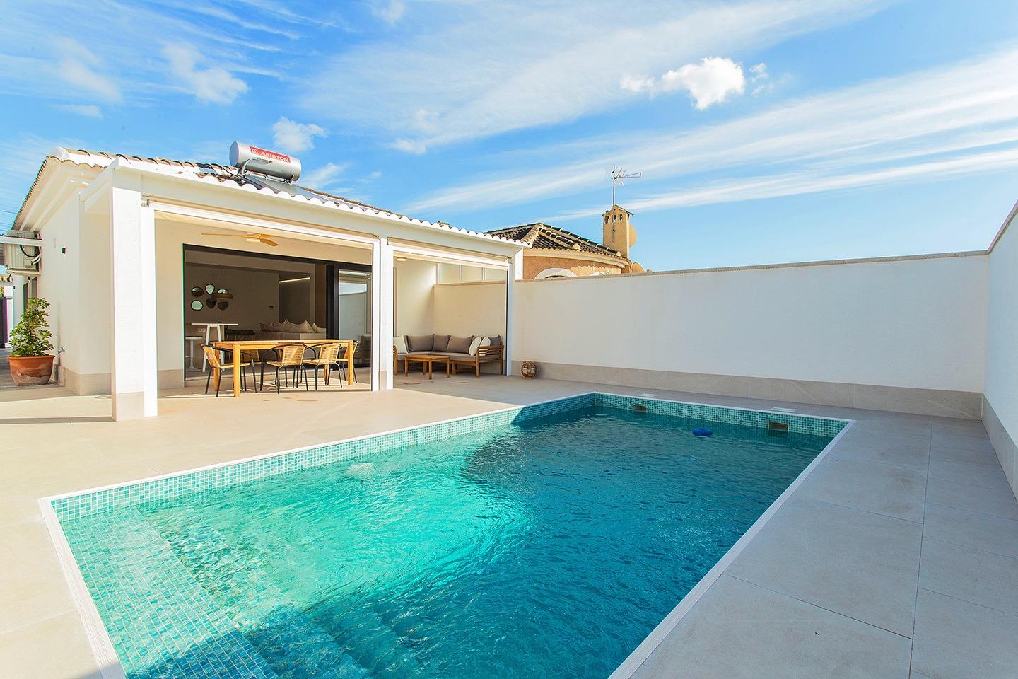 For sale - 2 Bedroom 2 Bathroom Town House in Torrevieja - La Siesta  - Alicante