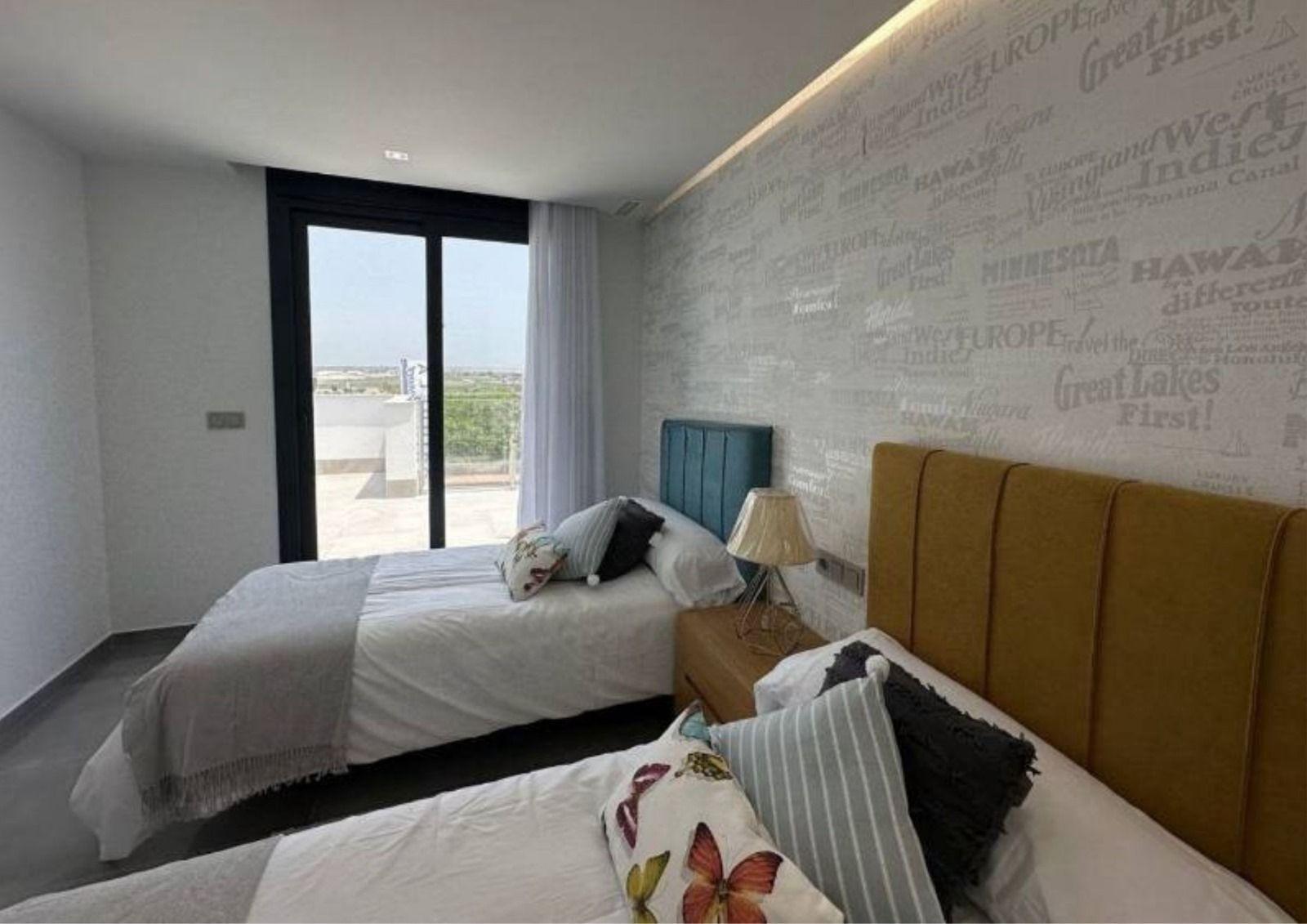 For sale - 3 Bedroom 3 Bathroom Villa in Torrevieja - Los Balcones - Los Altos Del Edén  - Alicante