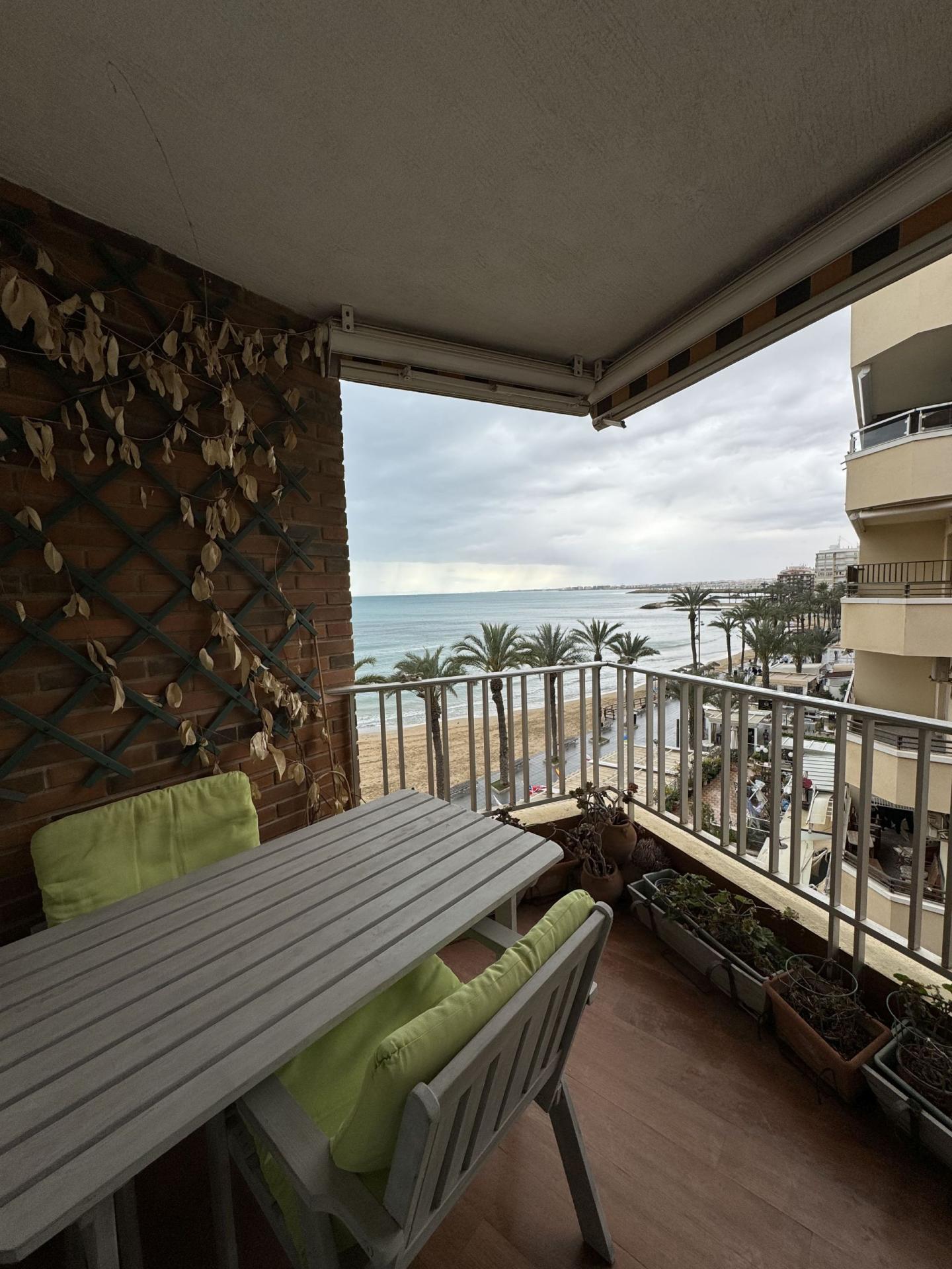 For sale - 3 Bedroom 2 Bathroom Apartment in Torrevieja - Playa Del Cura  - Alicante