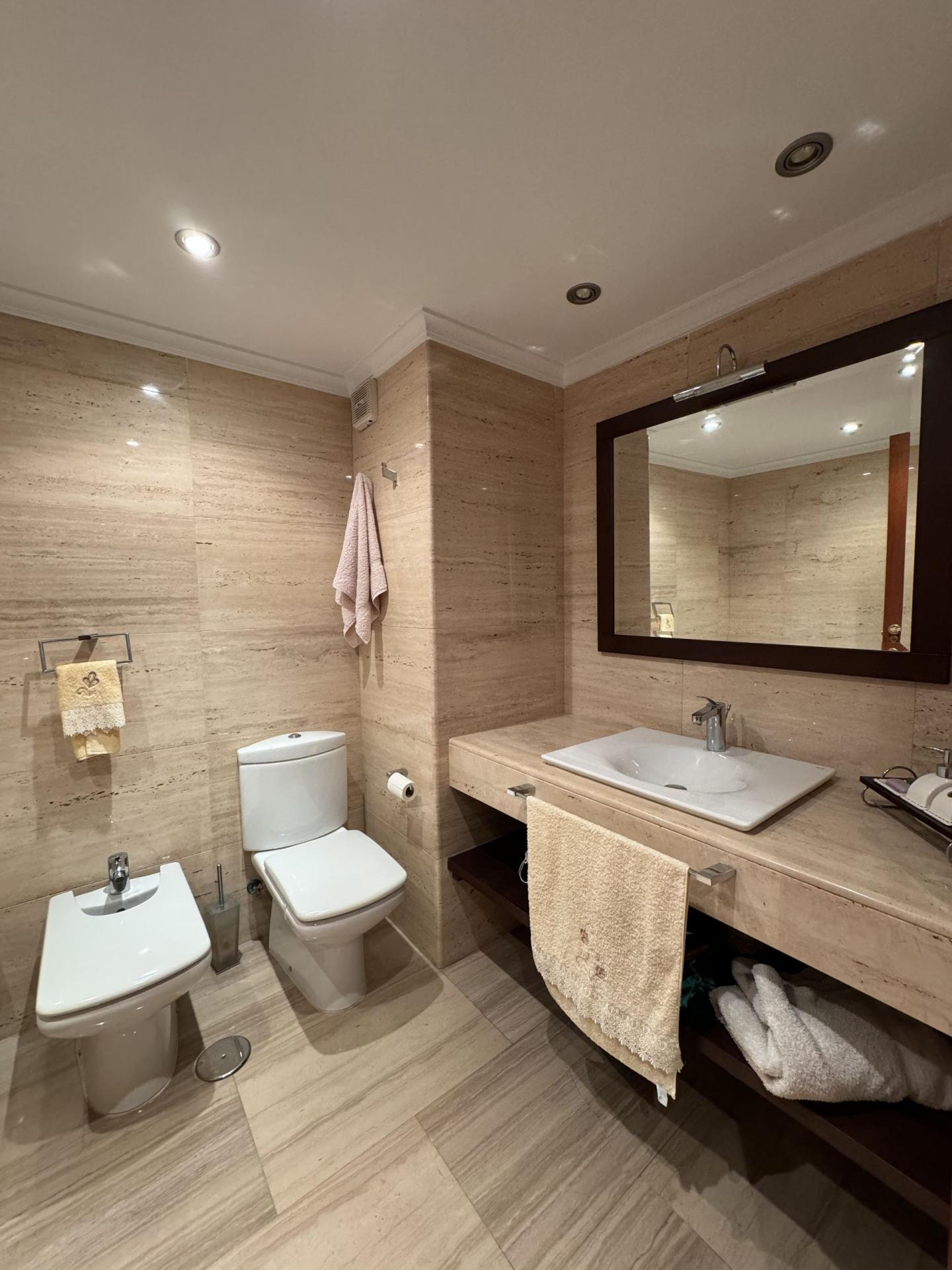 For sale - 3 Bedroom 2 Bathroom Apartment in Torrevieja - Playa Del Cura  - Alicante