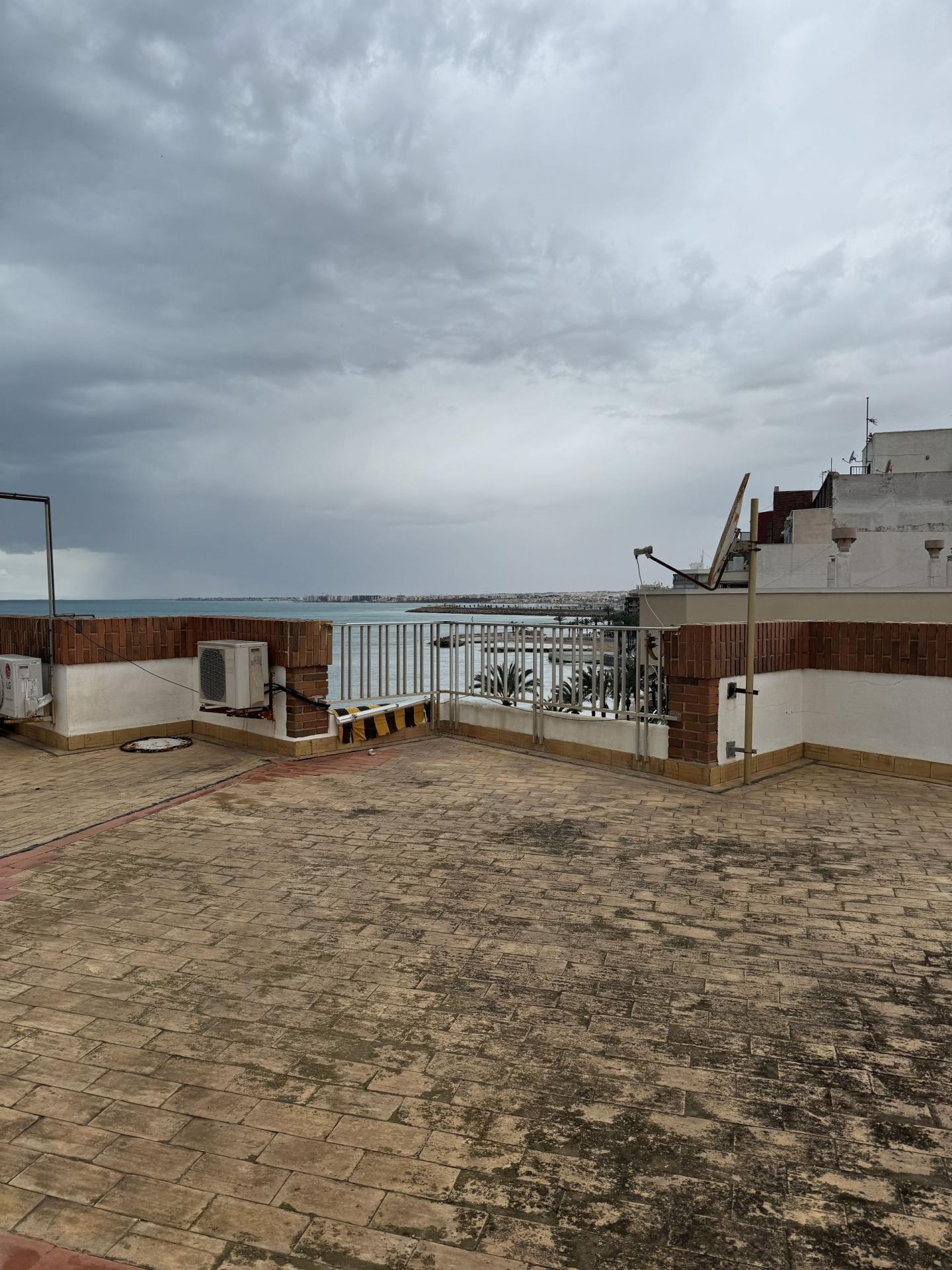 For sale - 3 Bedroom 2 Bathroom Apartment in Torrevieja - Playa Del Cura  - Alicante