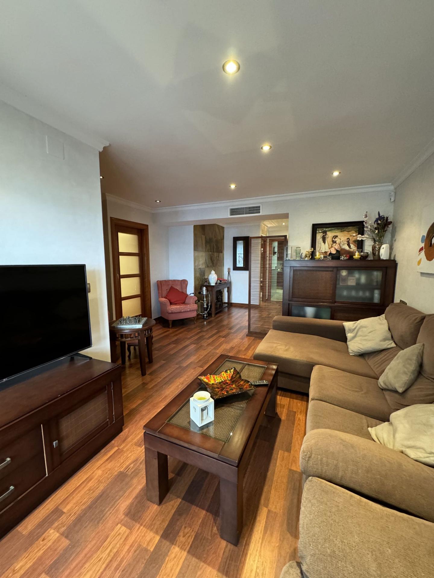 For sale - 3 Bedroom 2 Bathroom Apartment in Torrevieja - Playa Del Cura  - Alicante