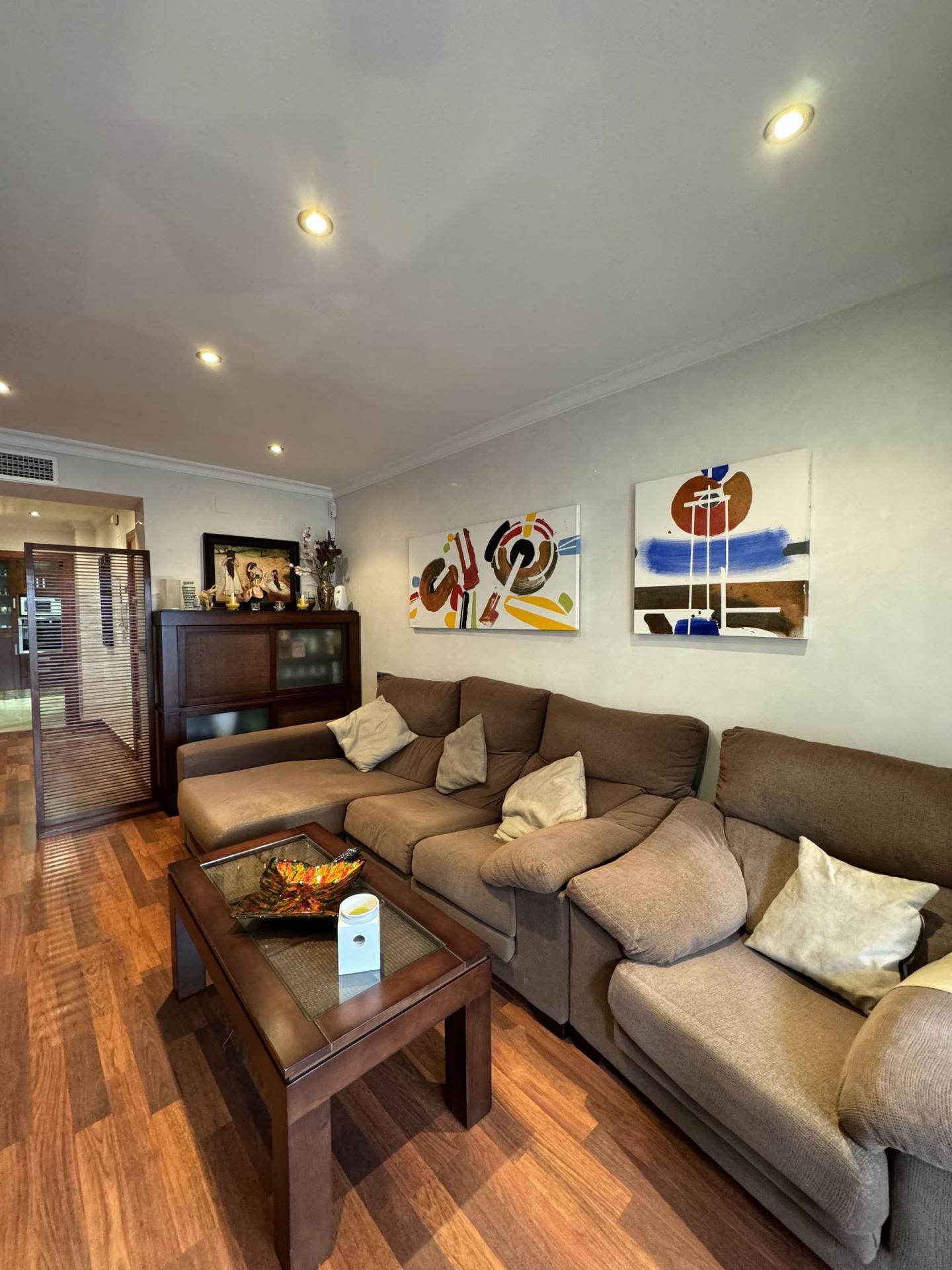 For sale - 3 Bedroom 2 Bathroom Apartment in Torrevieja - Playa Del Cura  - Alicante