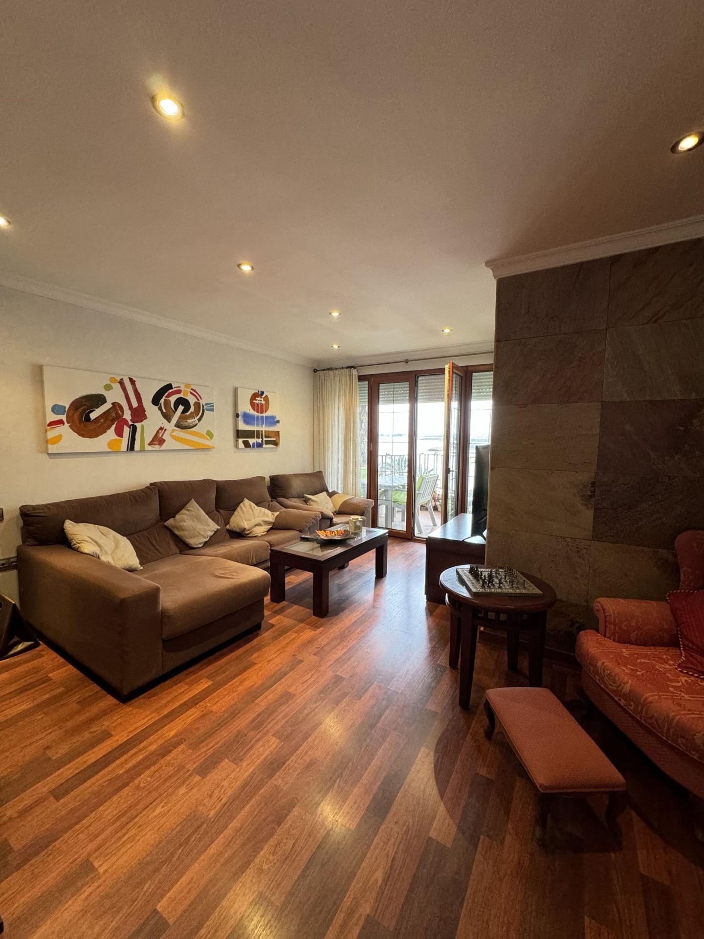 For sale - 3 Bedroom 2 Bathroom Apartment in Torrevieja - Playa Del Cura  - Alicante