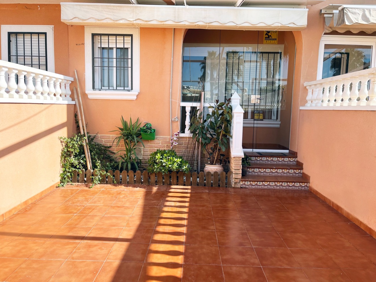 For sale - 3 Bedroom 1 Bathroom Town House in Torrevieja -  - Alicante