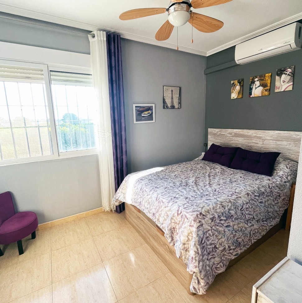 For sale - 3 Bedroom 1 Bathroom Town House in Torrevieja -  - Alicante