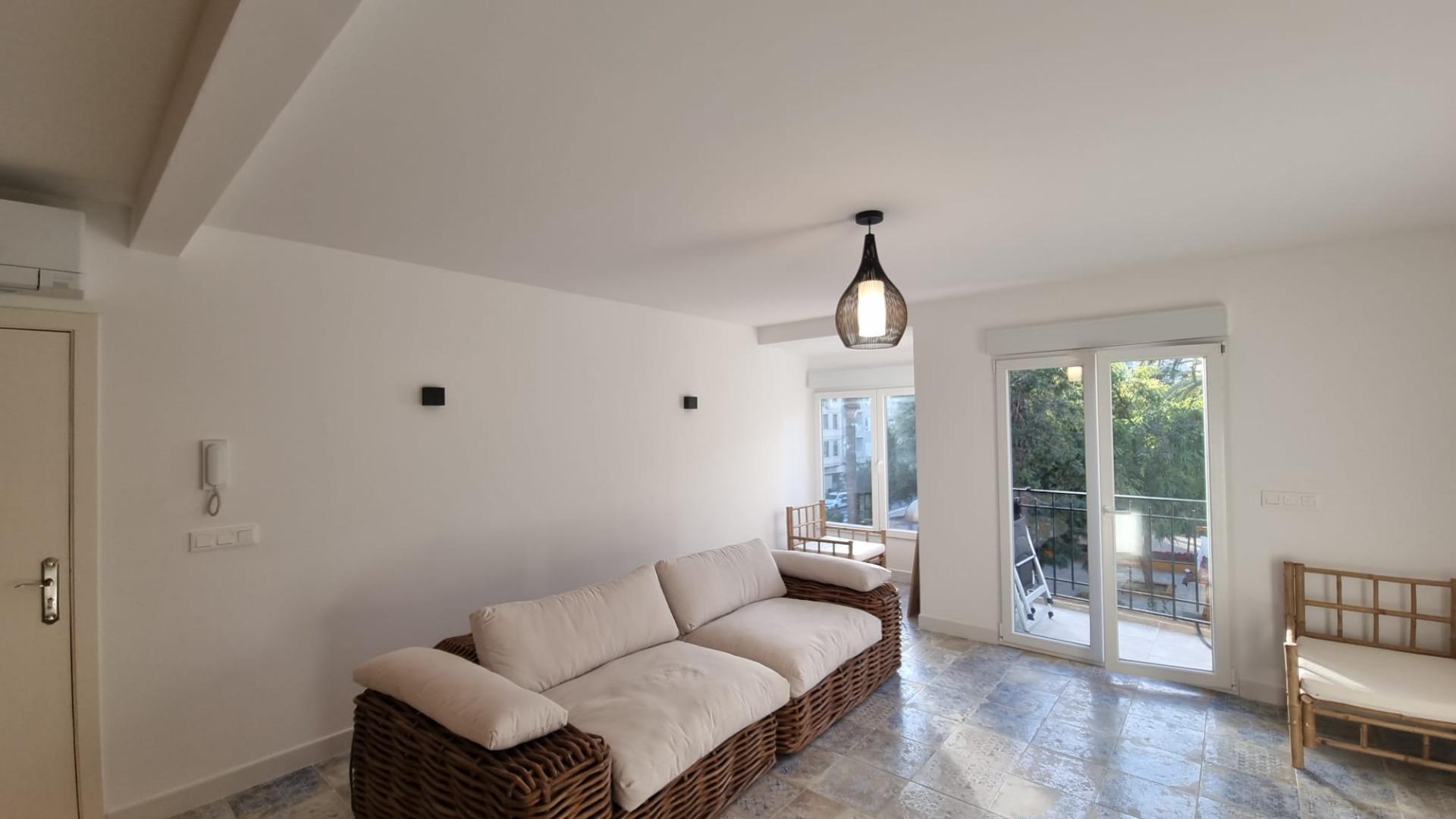 For sale - 2 Bedroom 1 Bathroom Apartment in Torrevieja - Torrevieja  - Alicante