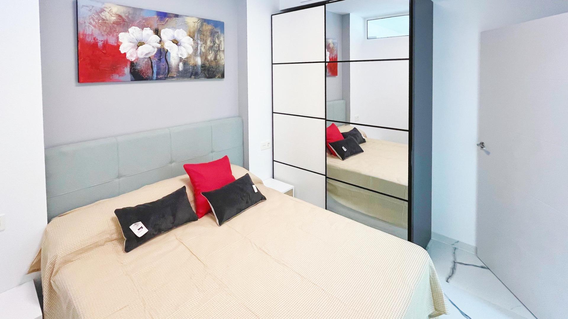For sale - 2 Bedroom 2 Bathroom Apartment in Torrevieja - Playa Del Cura  - Alicante