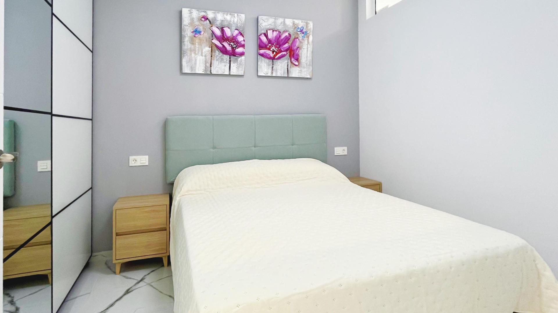For sale - 2 Bedroom 2 Bathroom Apartment in Torrevieja - Playa Del Cura  - Alicante