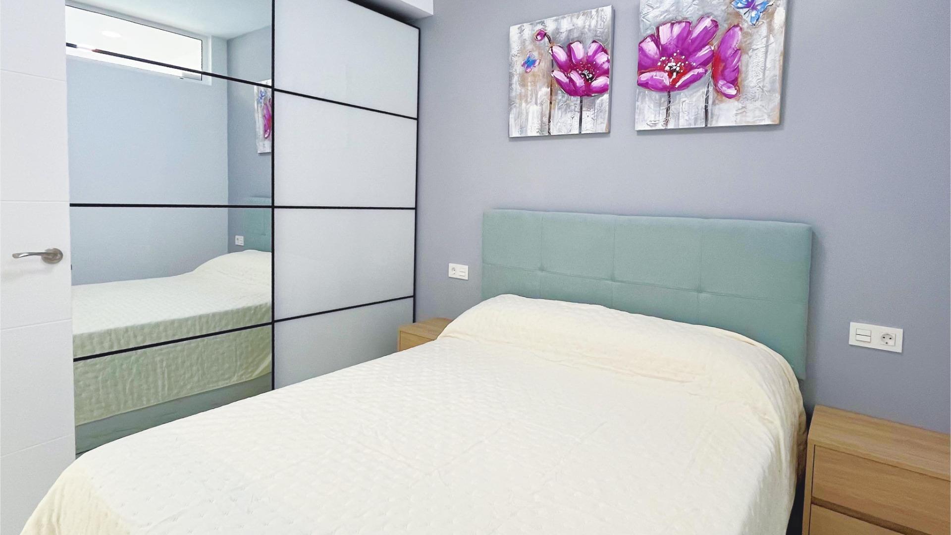 For sale - 2 Bedroom 2 Bathroom Apartment in Torrevieja - Playa Del Cura  - Alicante