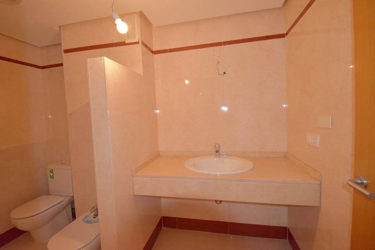 For sale - 3 Bedroom 2 Bathroom Apartment in Torrevieja - Centro - Muelle Pesquero  - Alicante