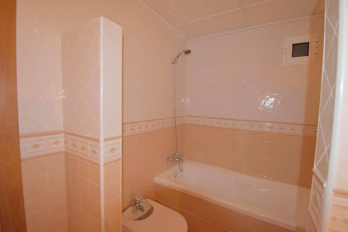 For sale - 3 Bedroom 2 Bathroom Apartment in Torrevieja - Centro - Muelle Pesquero  - Alicante