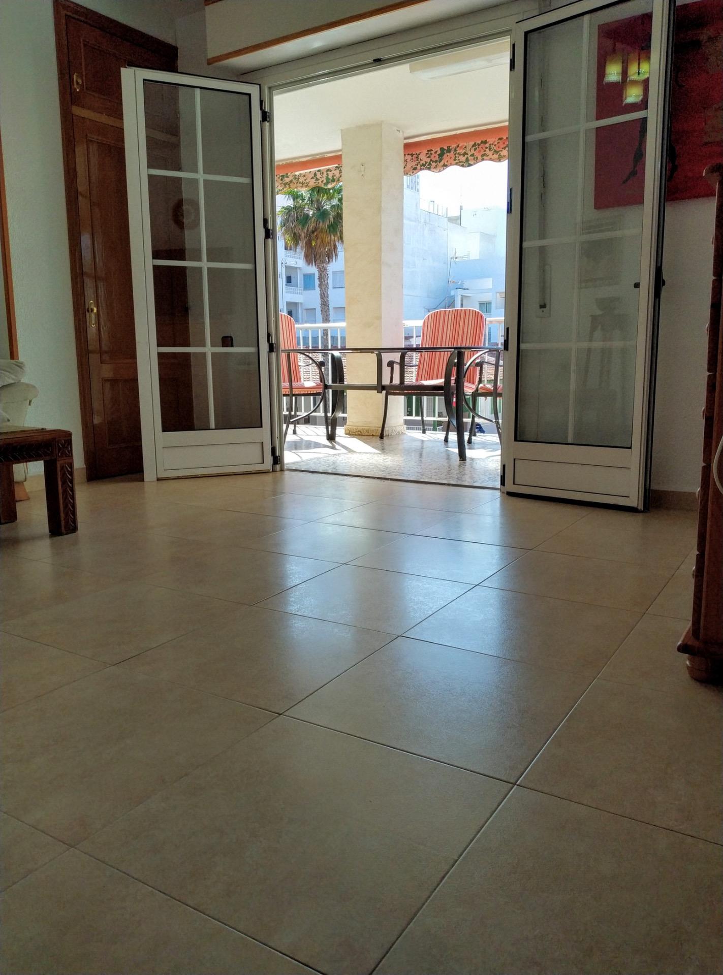 For sale - 2 Bedroom 1 Bathroom Apartment in Torrevieja - Playa De Los Naufragos  - Alicante