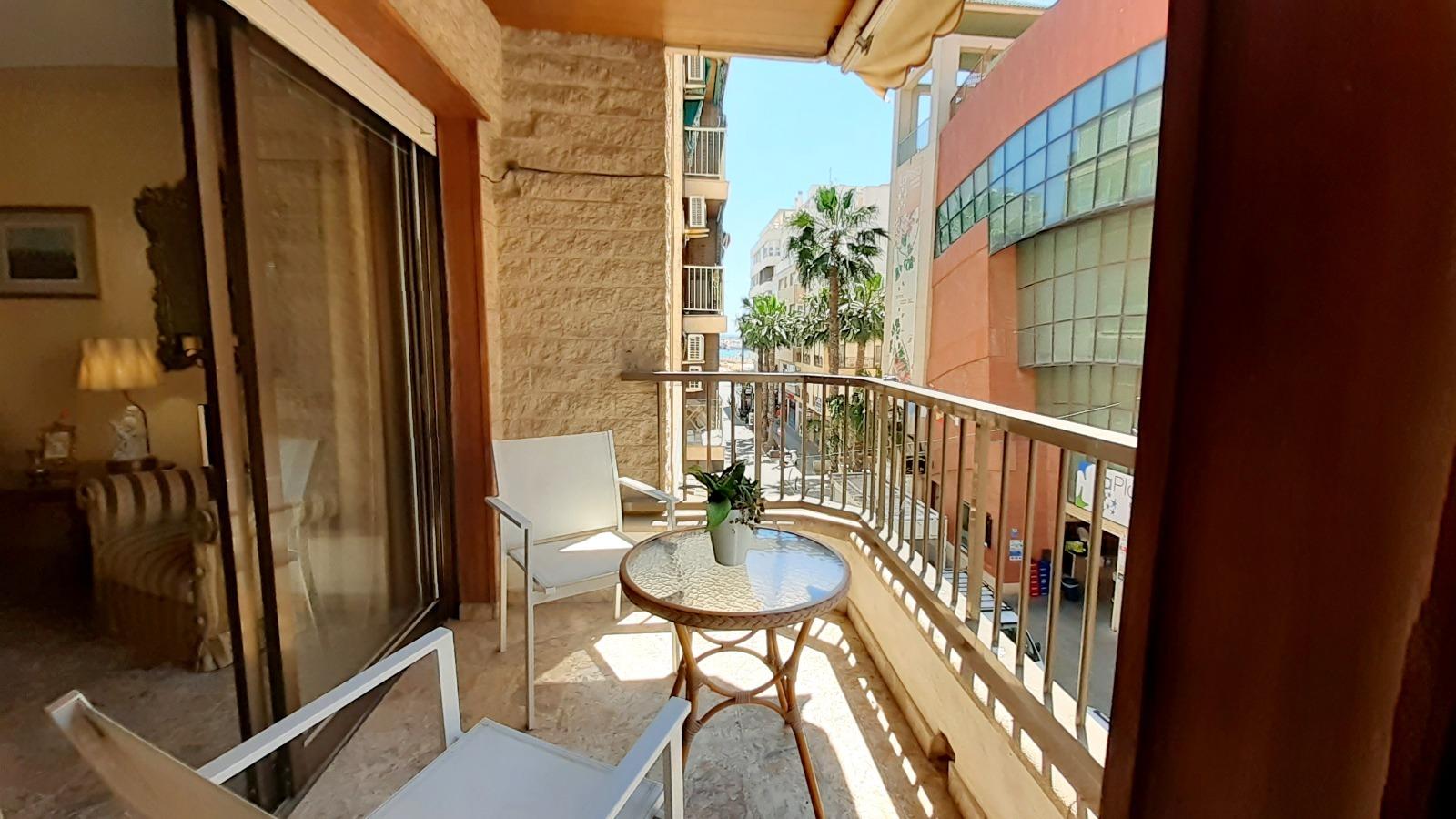 For sale - 4 Bedroom 2 Bathroom Apartment in Torrevieja - Torrevieja  - Alicante