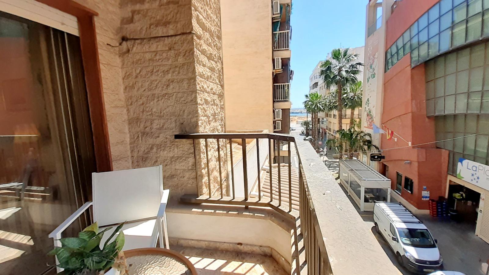 For sale - 4 Bedroom 2 Bathroom Apartment in Torrevieja - Torrevieja  - Alicante