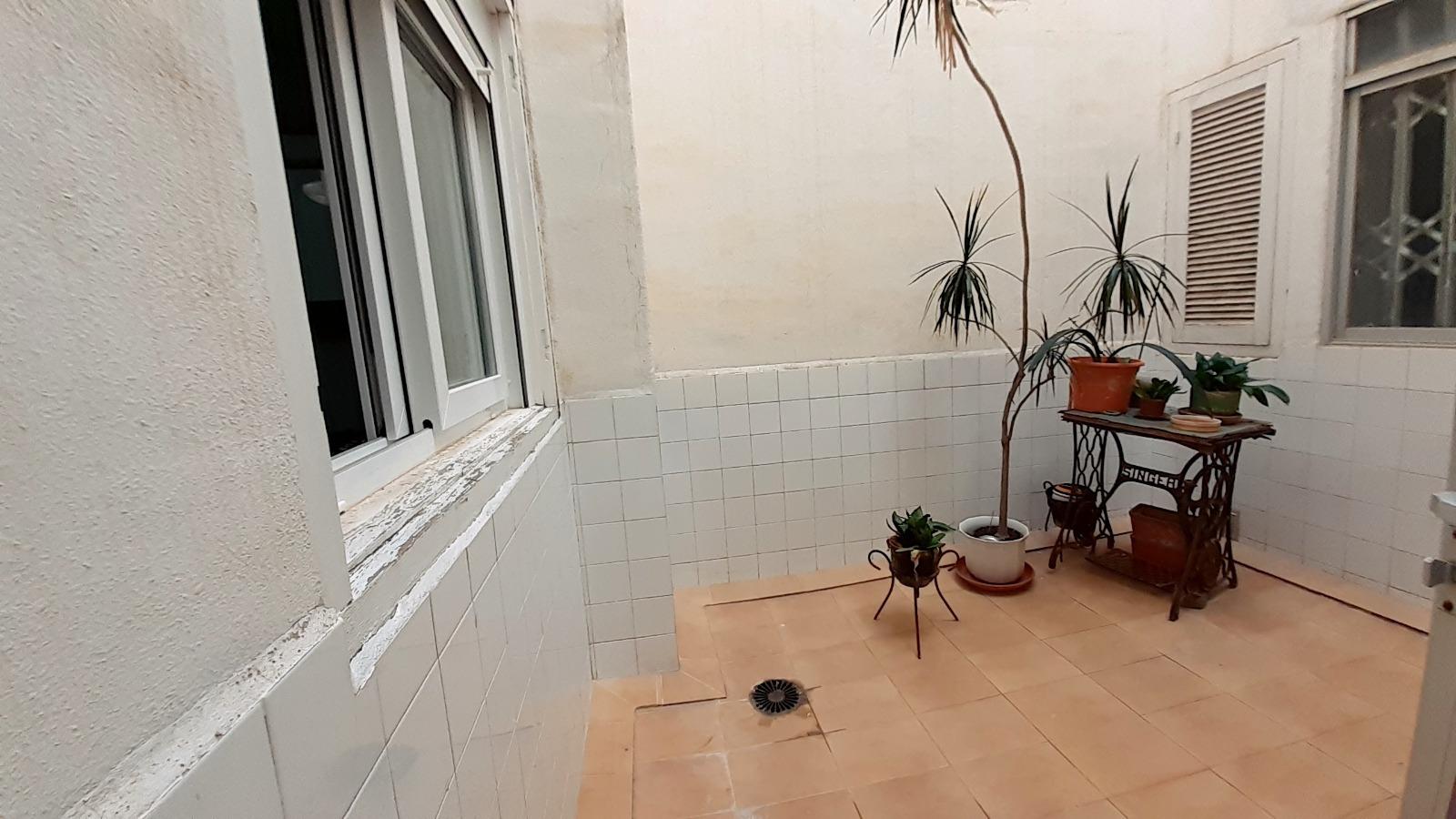 For sale - 4 Bedroom 2 Bathroom Apartment in Torrevieja - Torrevieja  - Alicante
