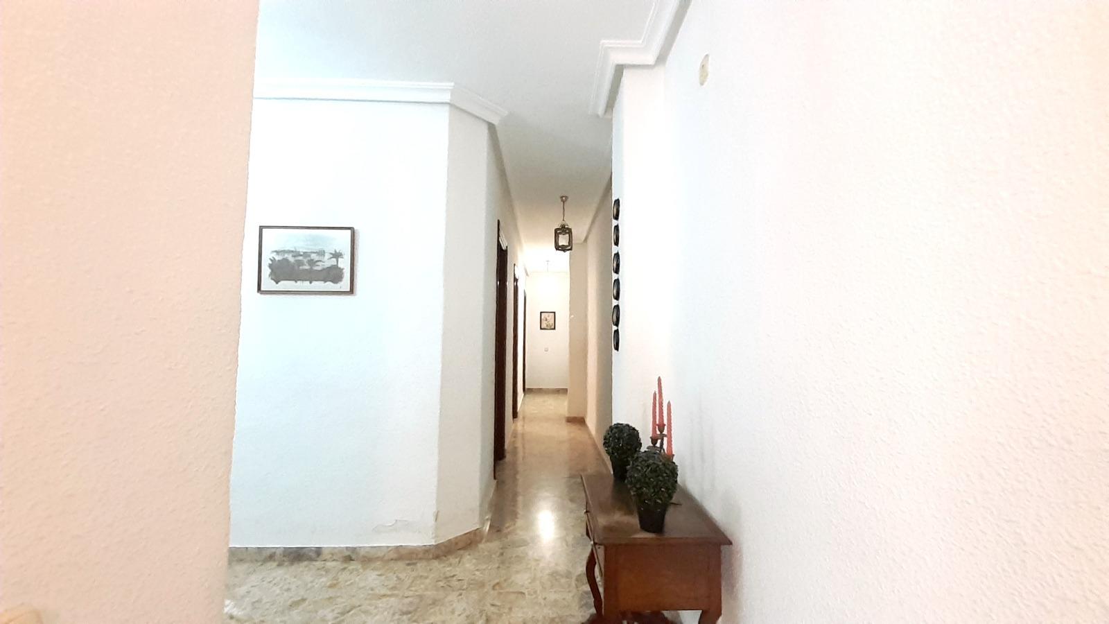 For sale - 4 Bedroom 2 Bathroom Apartment in Torrevieja - Torrevieja  - Alicante