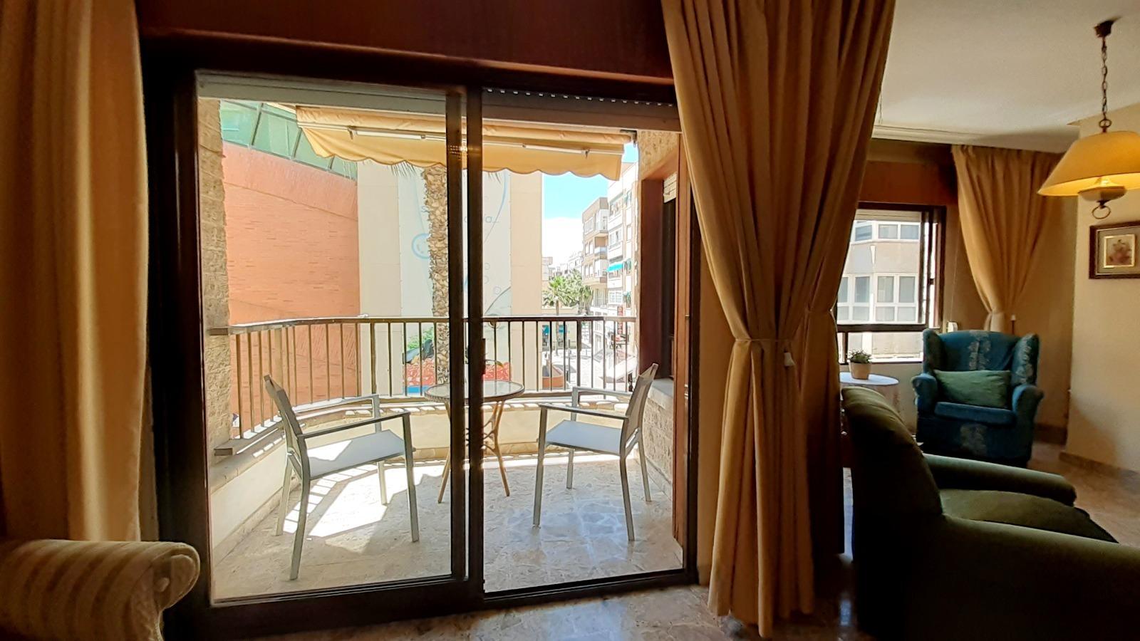 For sale - 4 Bedroom 2 Bathroom Apartment in Torrevieja - Torrevieja  - Alicante