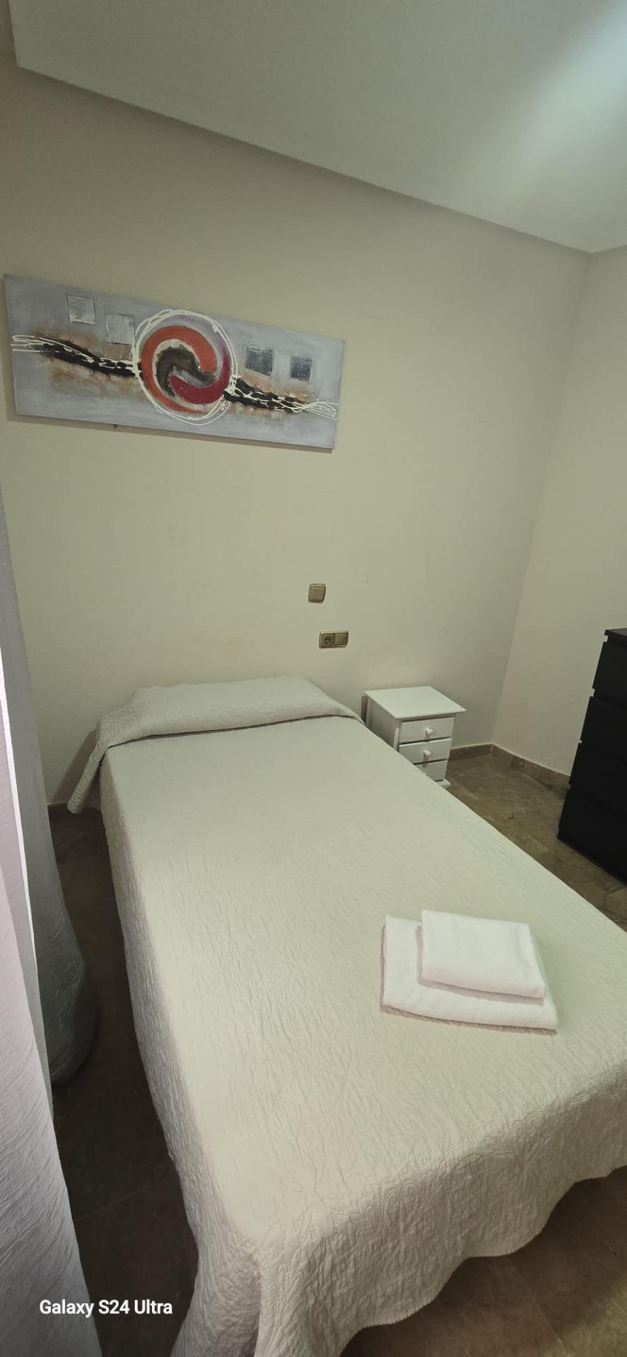 For sale - 3 Bedroom 2 Bathroom Apartment in Torrevieja - Torrevieja  - Alicante