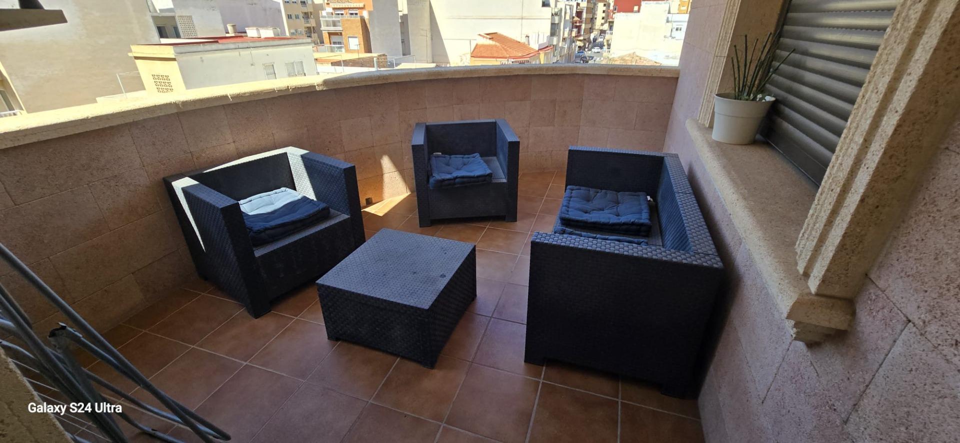 For sale - 4 Bedroom 2 Bathroom Apartment in Torrevieja - Torrevieja  - Alicante