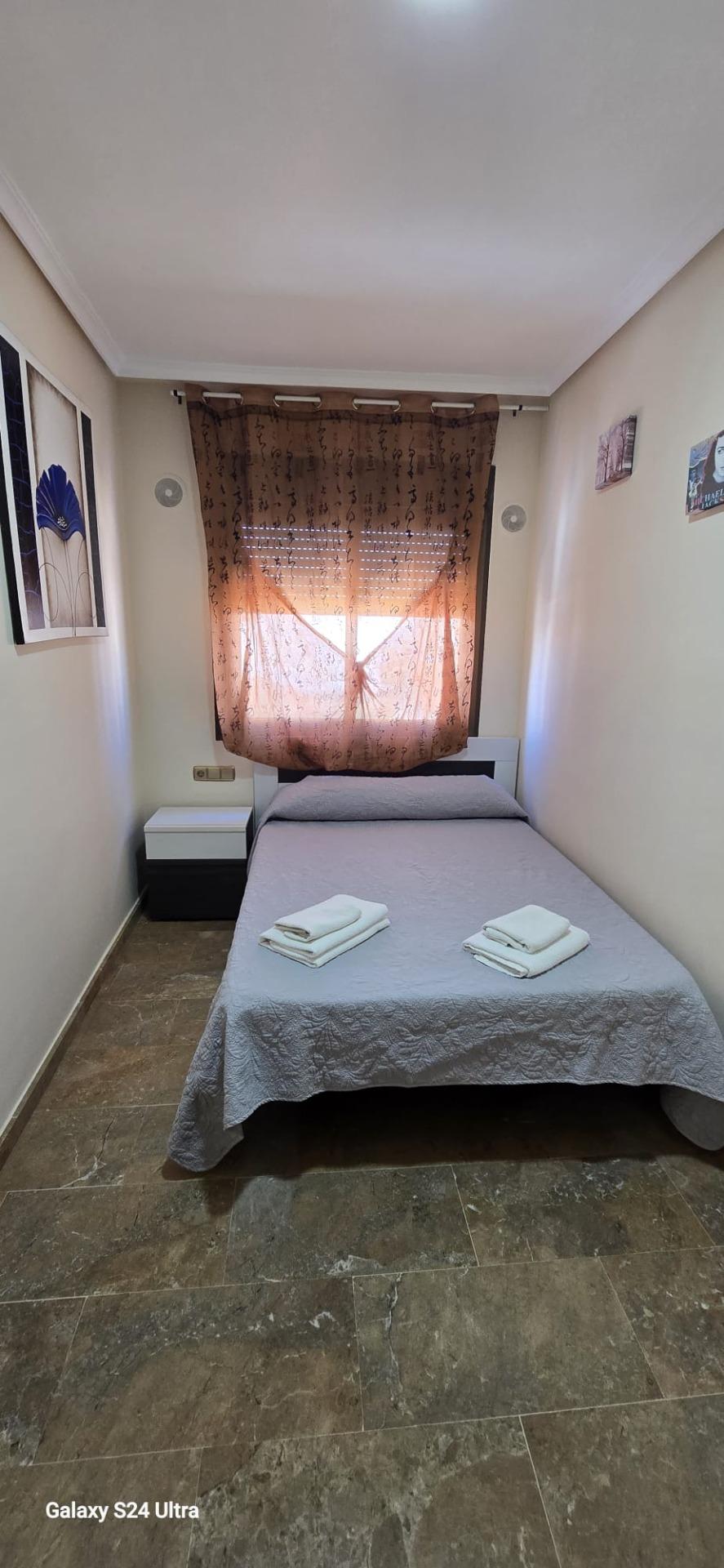 For sale - 4 Bedroom 2 Bathroom Apartment in Torrevieja - Torrevieja  - Alicante