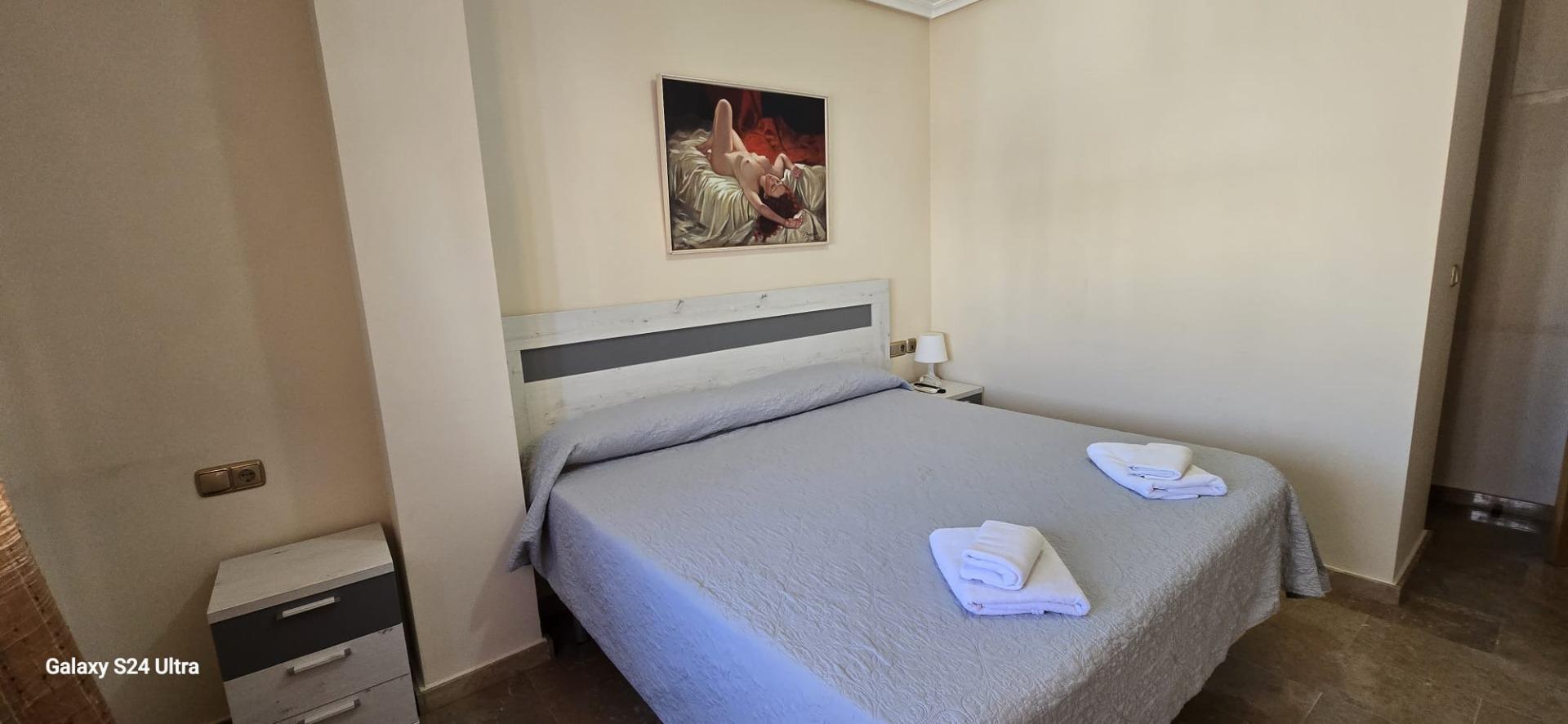 For sale - 4 Bedroom 2 Bathroom Apartment in Torrevieja - Torrevieja  - Alicante