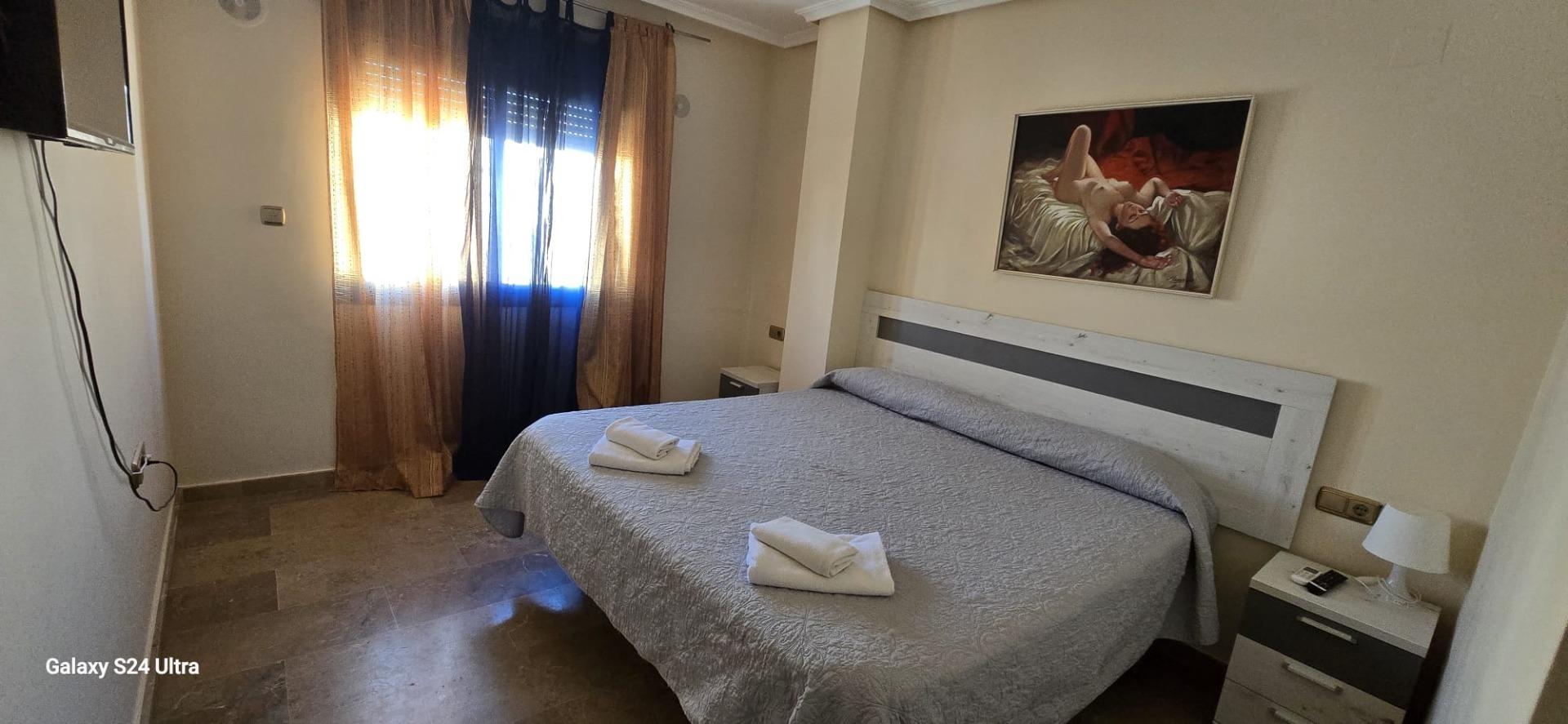 For sale - 4 Bedroom 2 Bathroom Apartment in Torrevieja - Torrevieja  - Alicante
