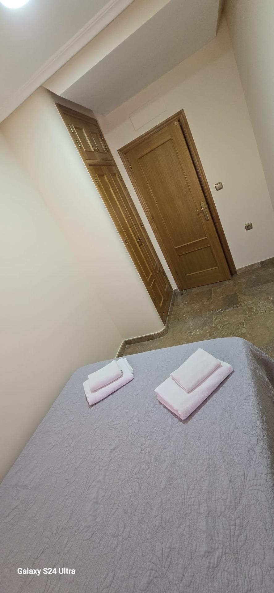 For sale - 4 Bedroom 2 Bathroom Apartment in Torrevieja - Torrevieja  - Alicante