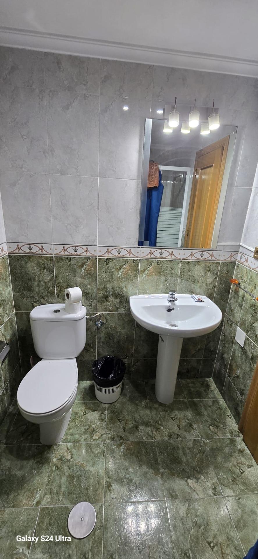 For sale - 4 Bedroom 2 Bathroom Apartment in Torrevieja - Torrevieja  - Alicante