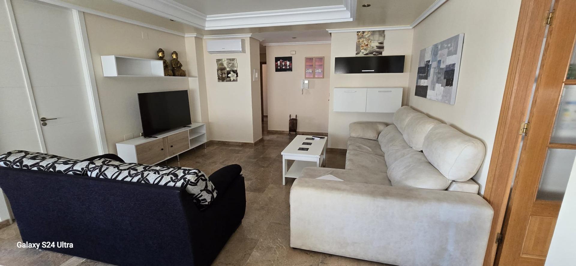 For sale - 4 Bedroom 2 Bathroom Apartment in Torrevieja - Torrevieja  - Alicante