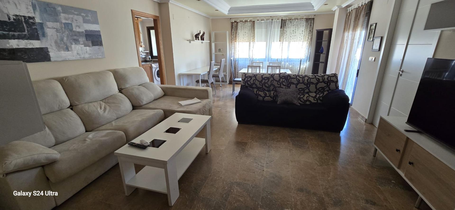 For sale - 4 Bedroom 2 Bathroom Apartment in Torrevieja - Torrevieja  - Alicante
