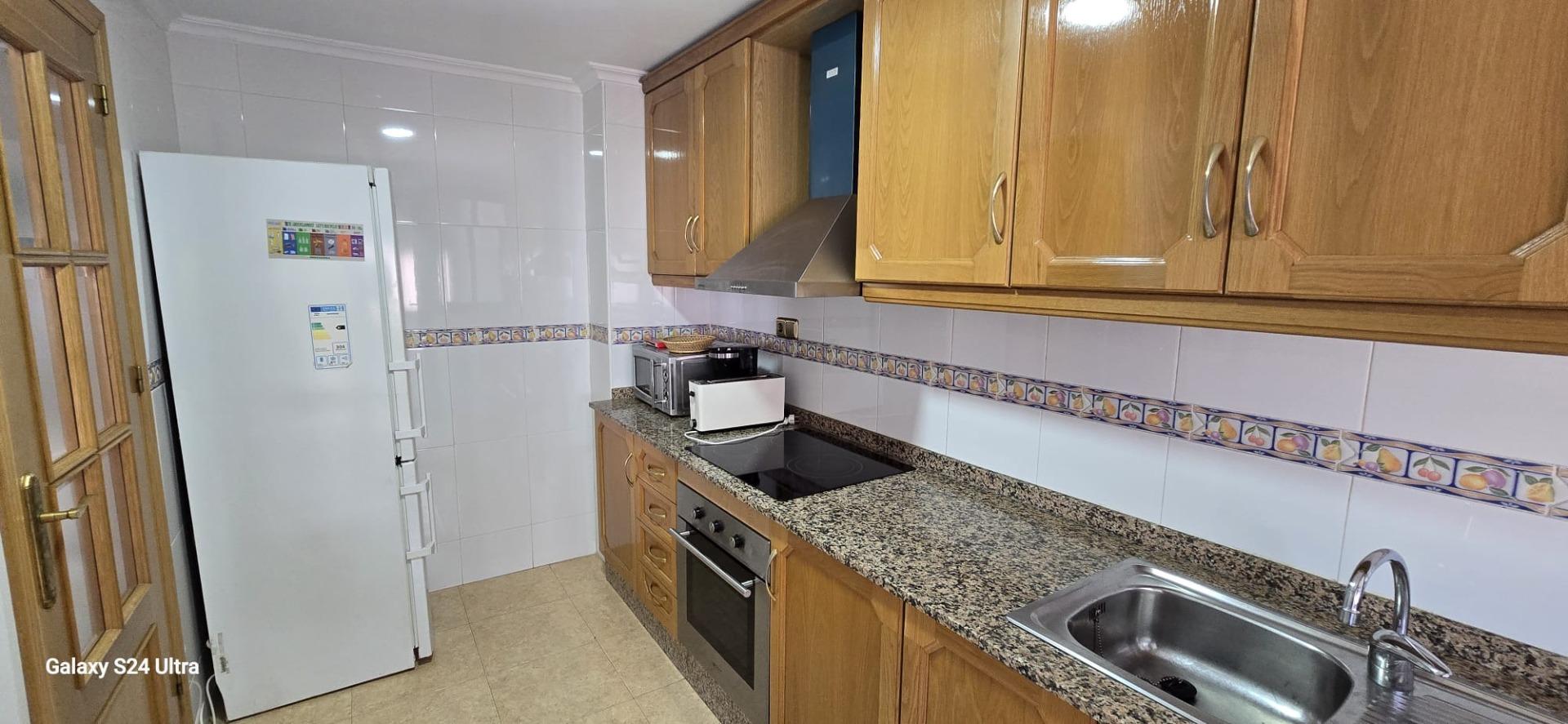 For sale - 4 Bedroom 2 Bathroom Apartment in Torrevieja - Torrevieja  - Alicante