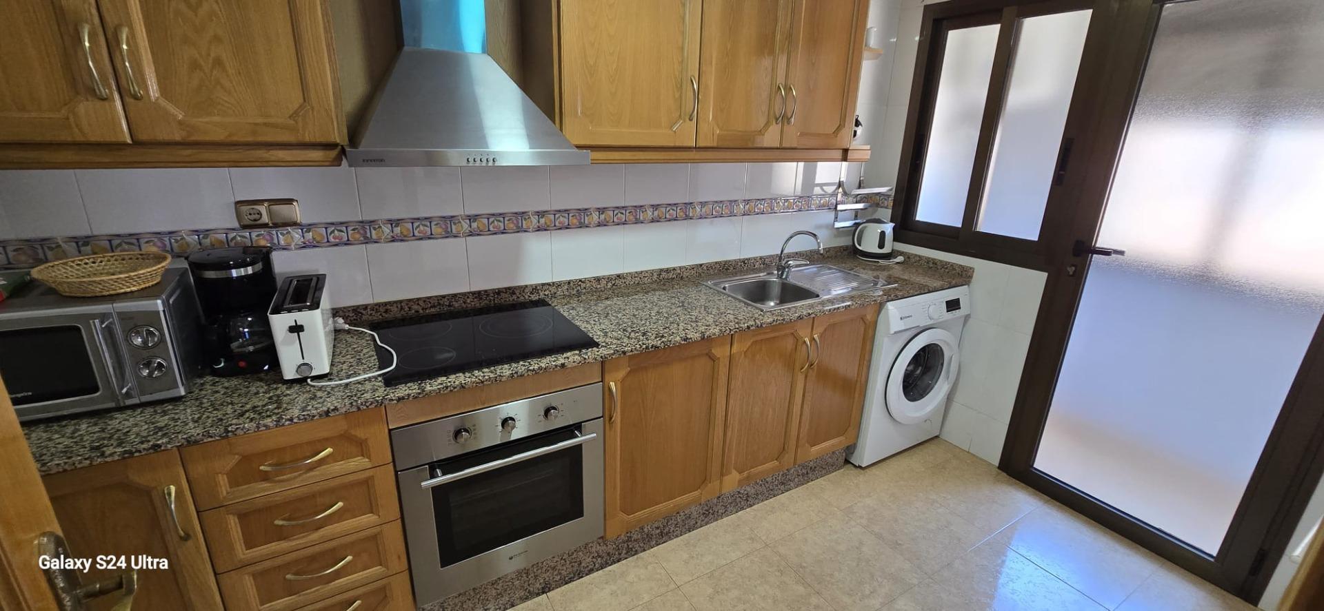 For sale - 4 Bedroom 2 Bathroom Apartment in Torrevieja - Torrevieja  - Alicante