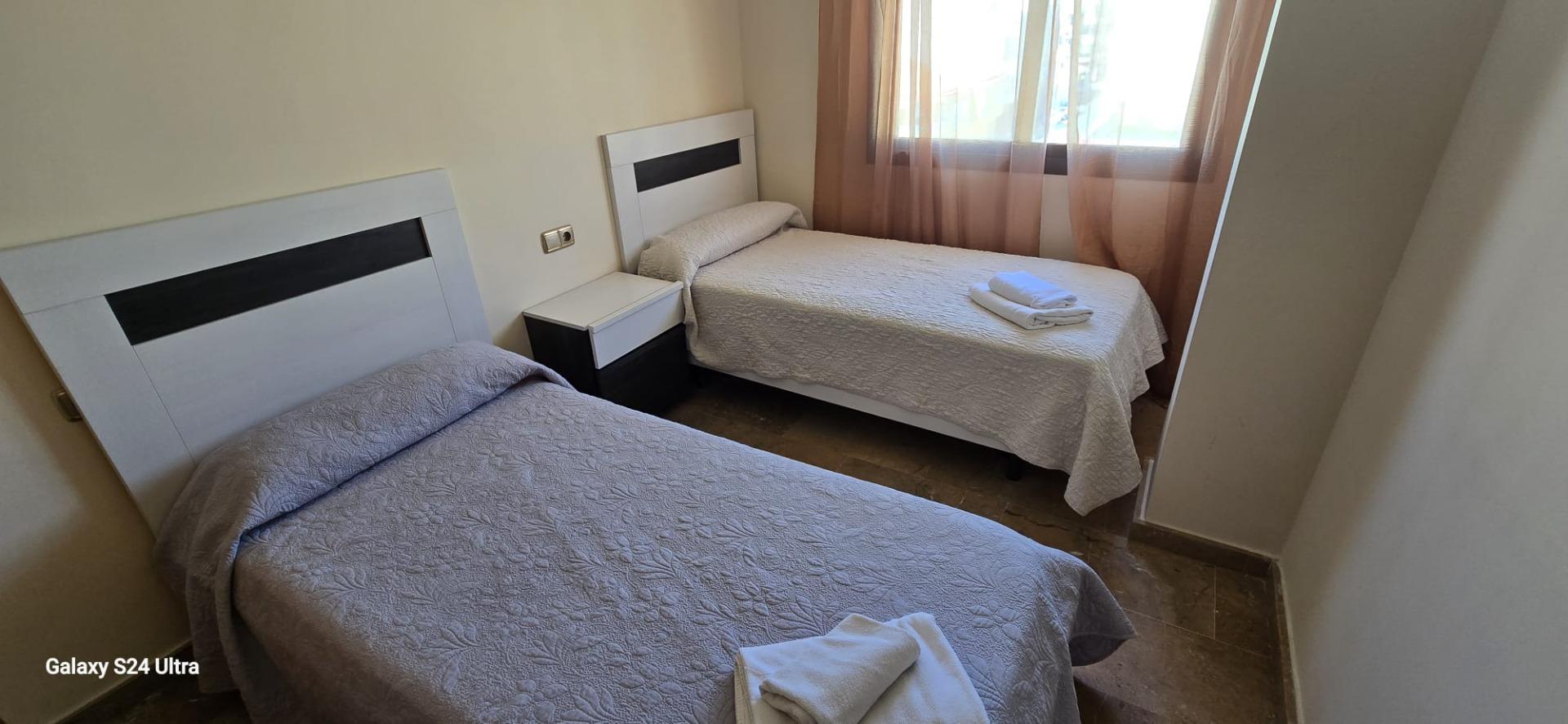 For sale - 4 Bedroom 2 Bathroom Apartment in Torrevieja - Torrevieja  - Alicante