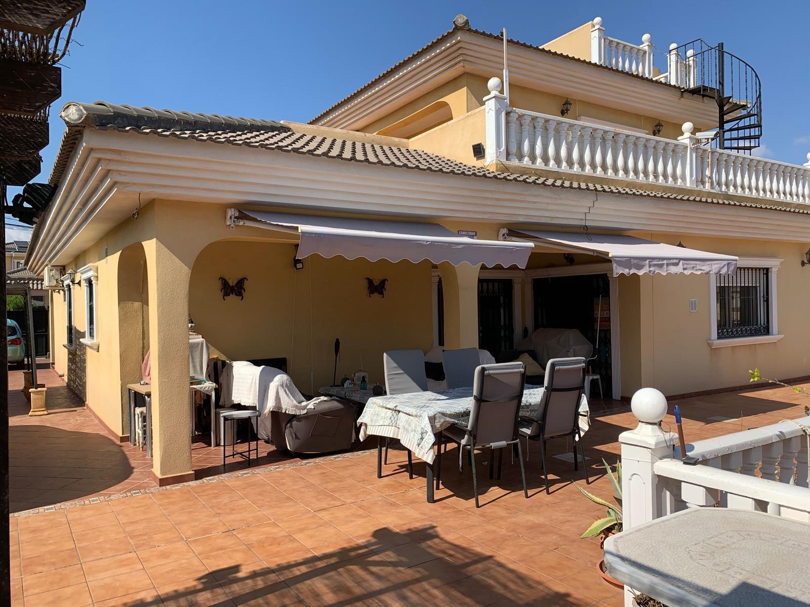 For sale - 6 Bedroom 6 Bathroom Villa in Torrevieja - Los Balcones - Los Altos Del Edén  - Alicante