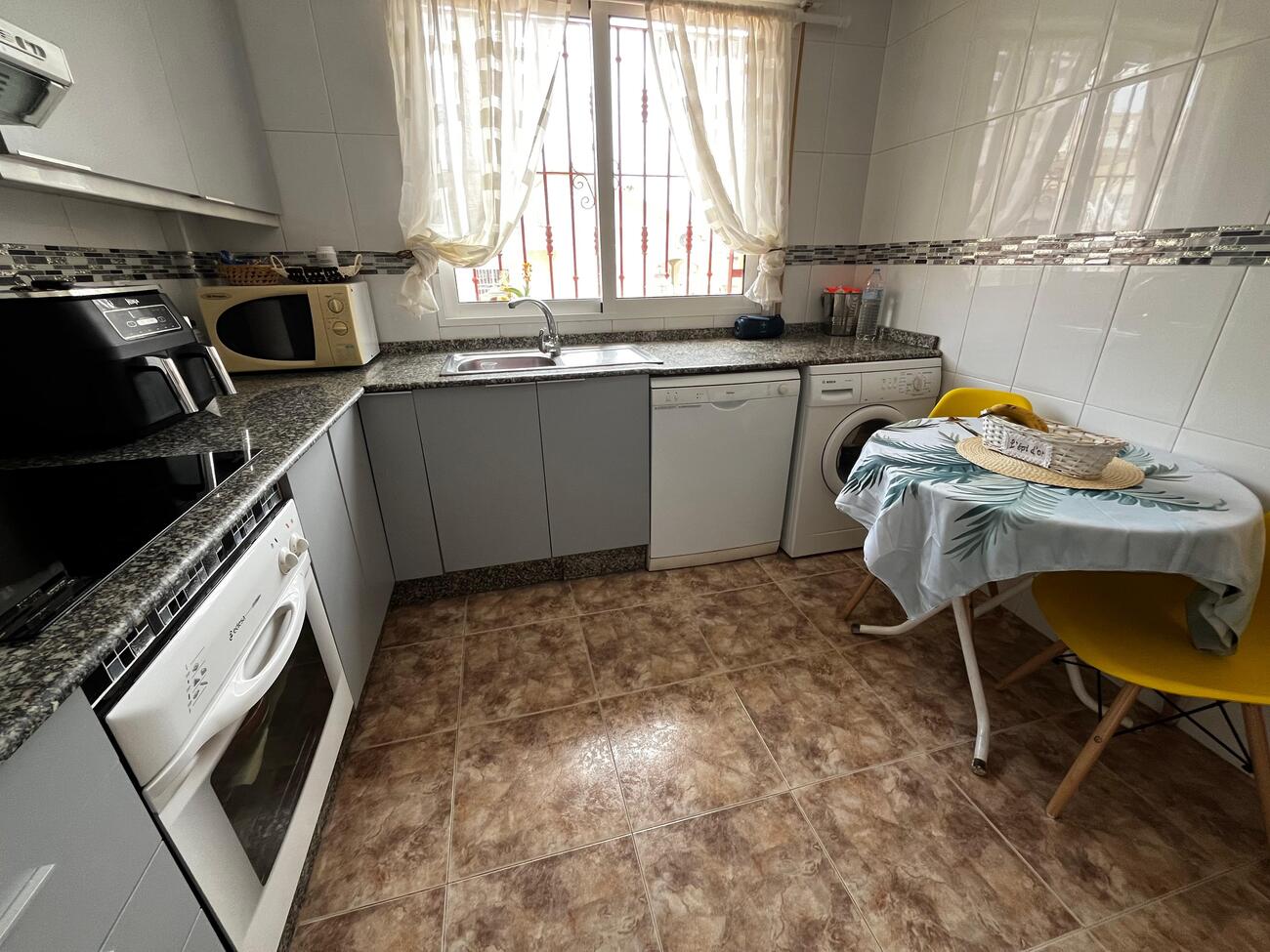 For sale - 3 Bedroom 2 Bathroom Town House Penthouse in Torrevieja - La Florida  - Alicante