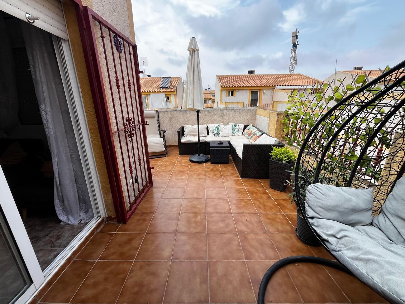 For sale - 3 Bedroom 2 Bathroom Town House Penthouse in Torrevieja - La Florida  - Alicante