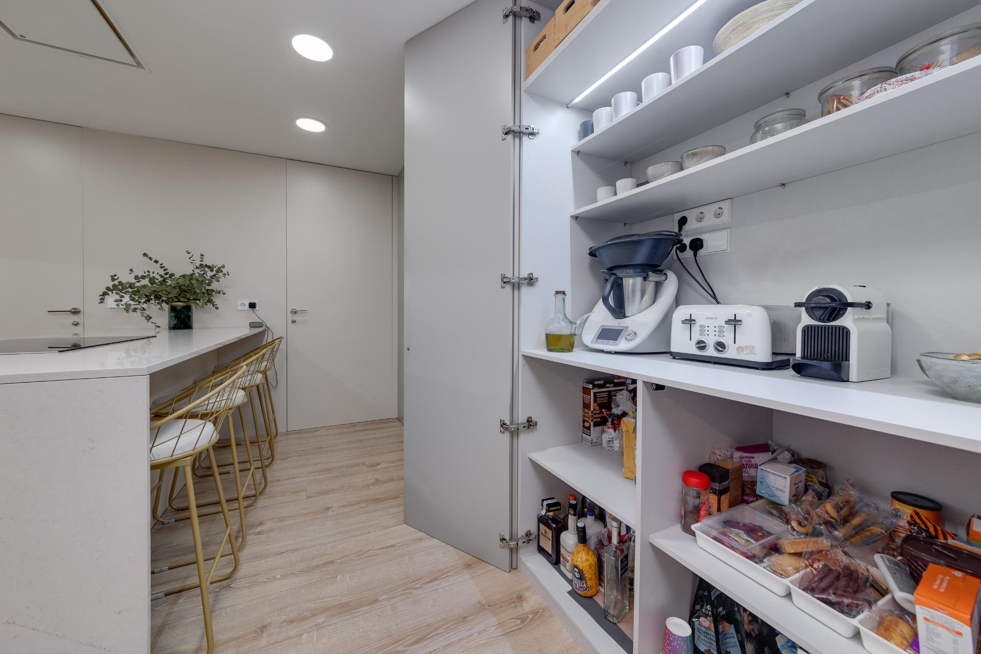For sale - 4 Bedroom 3 Bathroom Apartment in Torrevieja - Playa Del Cura  - Alicante