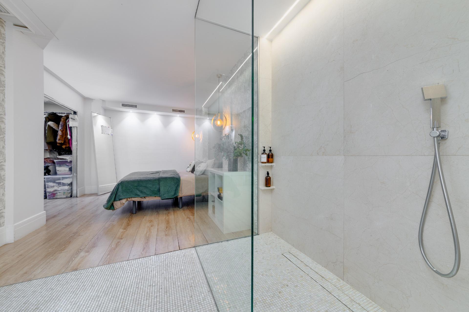For sale - 4 Bedroom 3 Bathroom Apartment in Torrevieja - Playa Del Cura  - Alicante