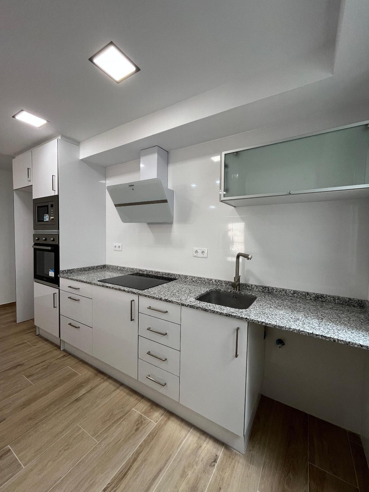 For sale - 3 Bedroom 2 Bathroom Apartment in Torrevieja - La Mata  - Alicante