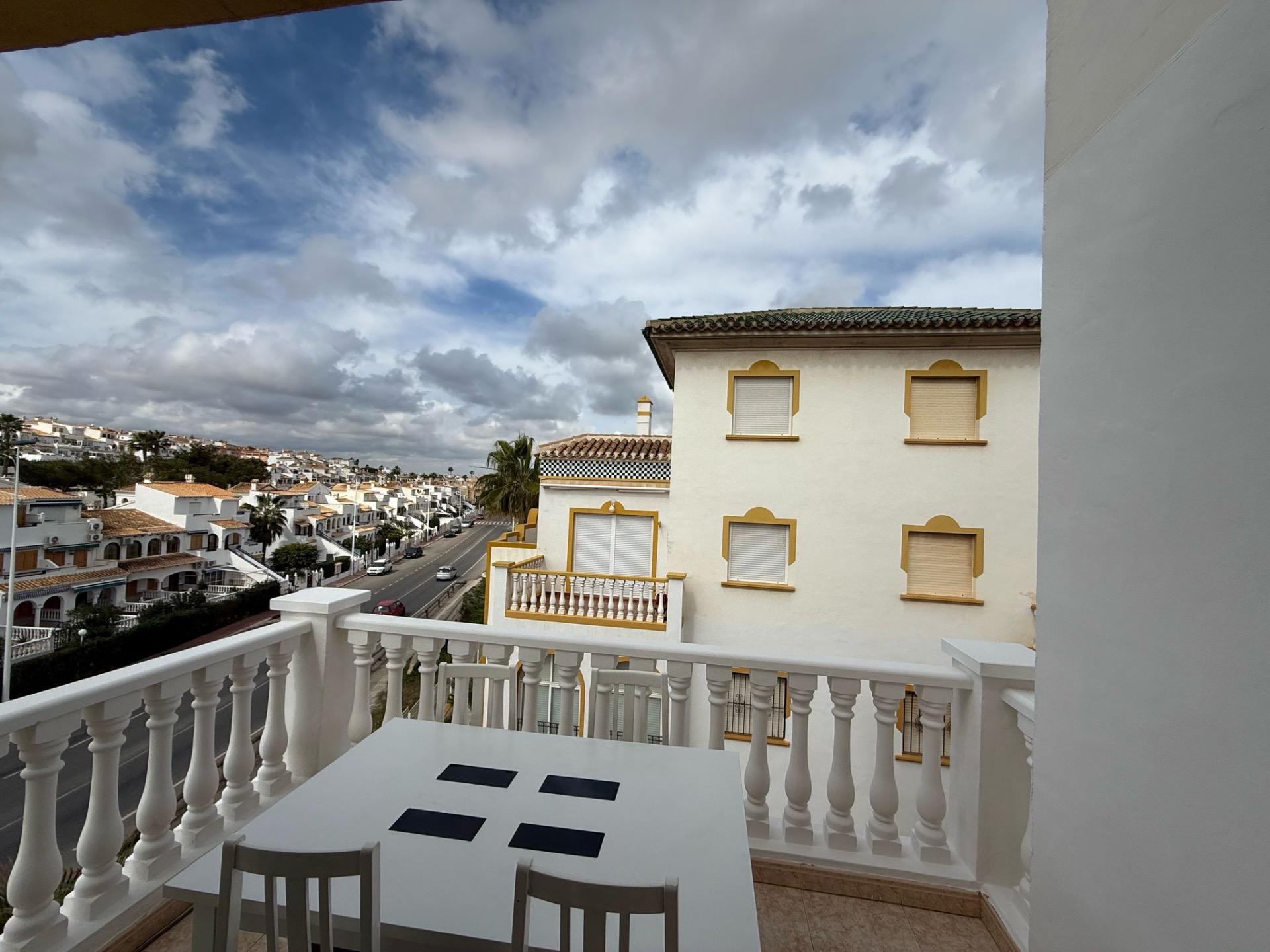 For sale - 3 Bedroom 1 Bathroom Bungalow in Torrevieja - Cañada Del Molino  - Alicante