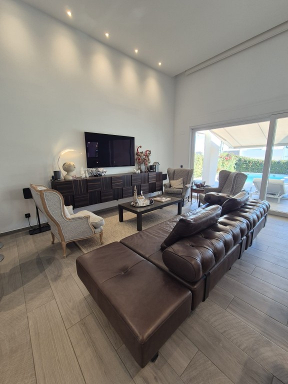 For sale - 3 Bedroom 2 Bathroom Villa in La Finca Golf Resort - Inland  - Alicante