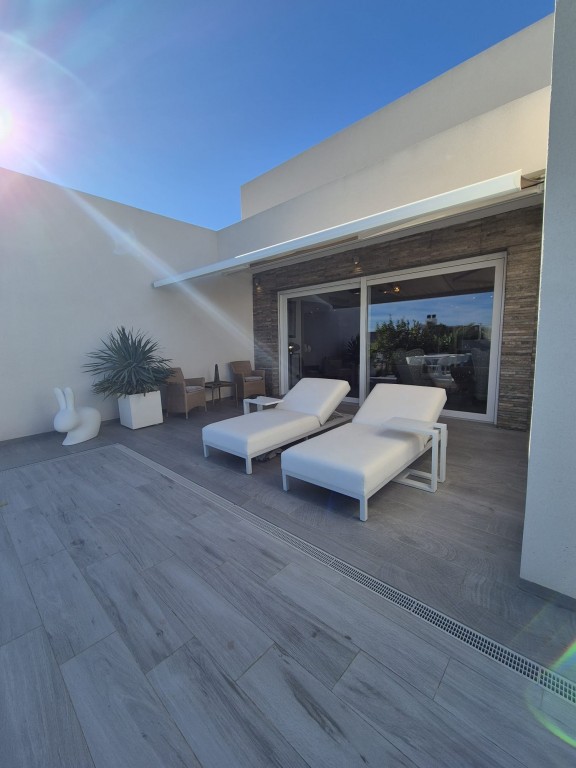 For sale - 3 Bedroom 2 Bathroom Villa in La Finca Golf Resort - Inland  - Alicante