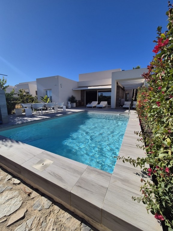 3 Bedroom 2 Bathroom Villa in La Finca Golf Resort