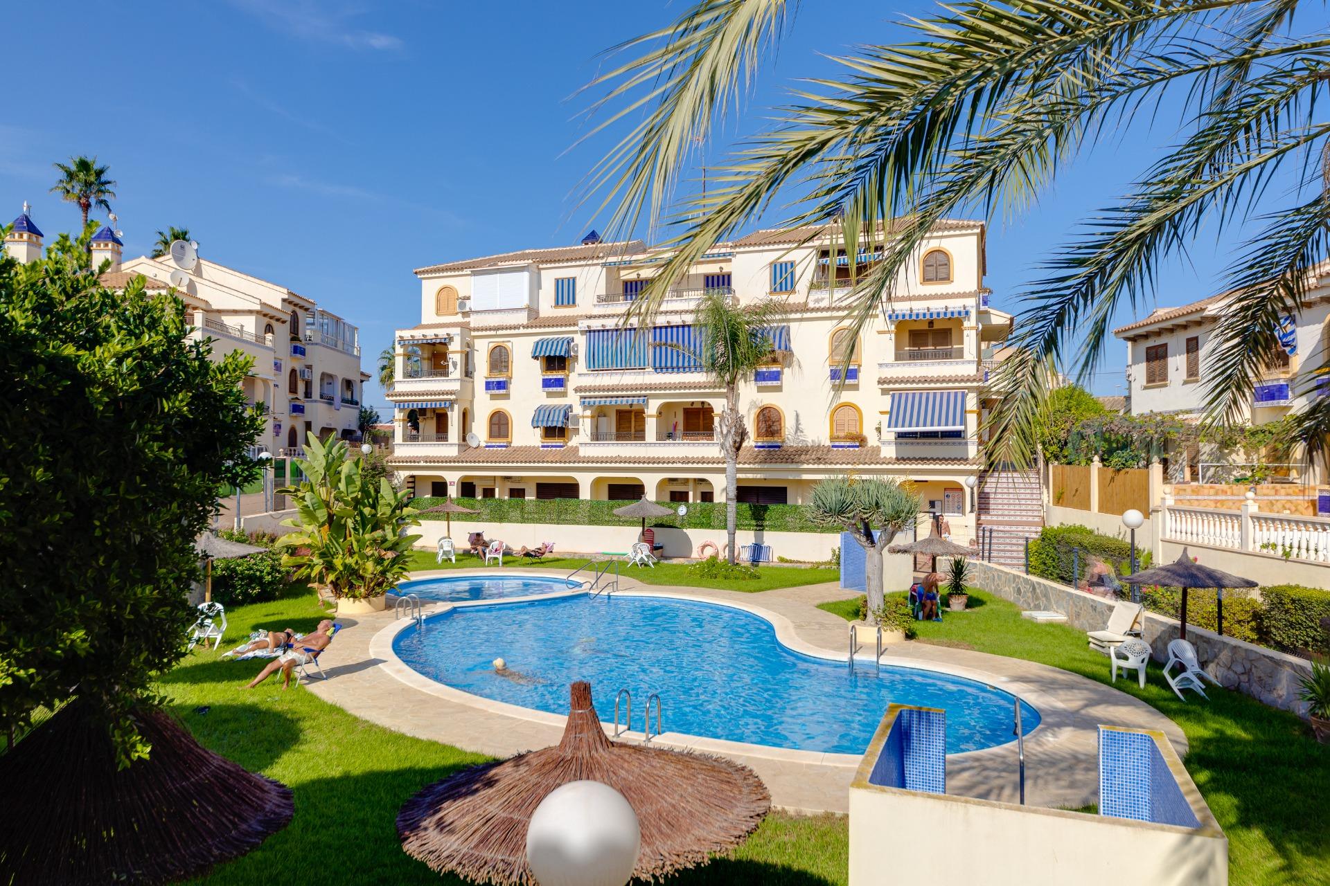 For sale - 2 Bedroom 1 Bathroom Bungalow in Torrevieja - Torre La Mata  - Alicante