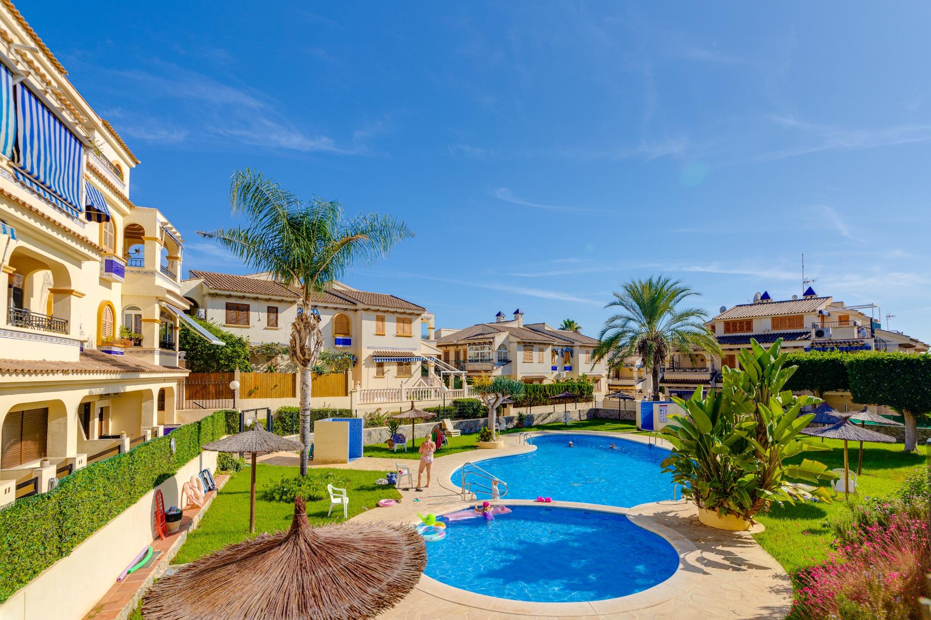 For sale - 2 Bedroom 1 Bathroom Bungalow in Torrevieja - Torre La Mata  - Alicante