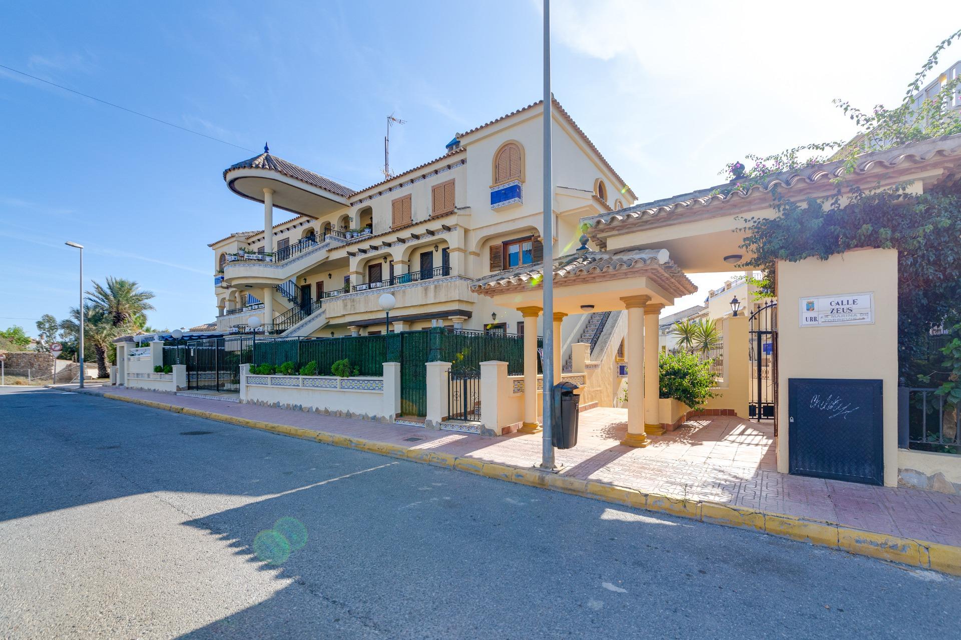 For sale - 2 Bedroom 1 Bathroom Bungalow in Torrevieja - Torre La Mata  - Alicante