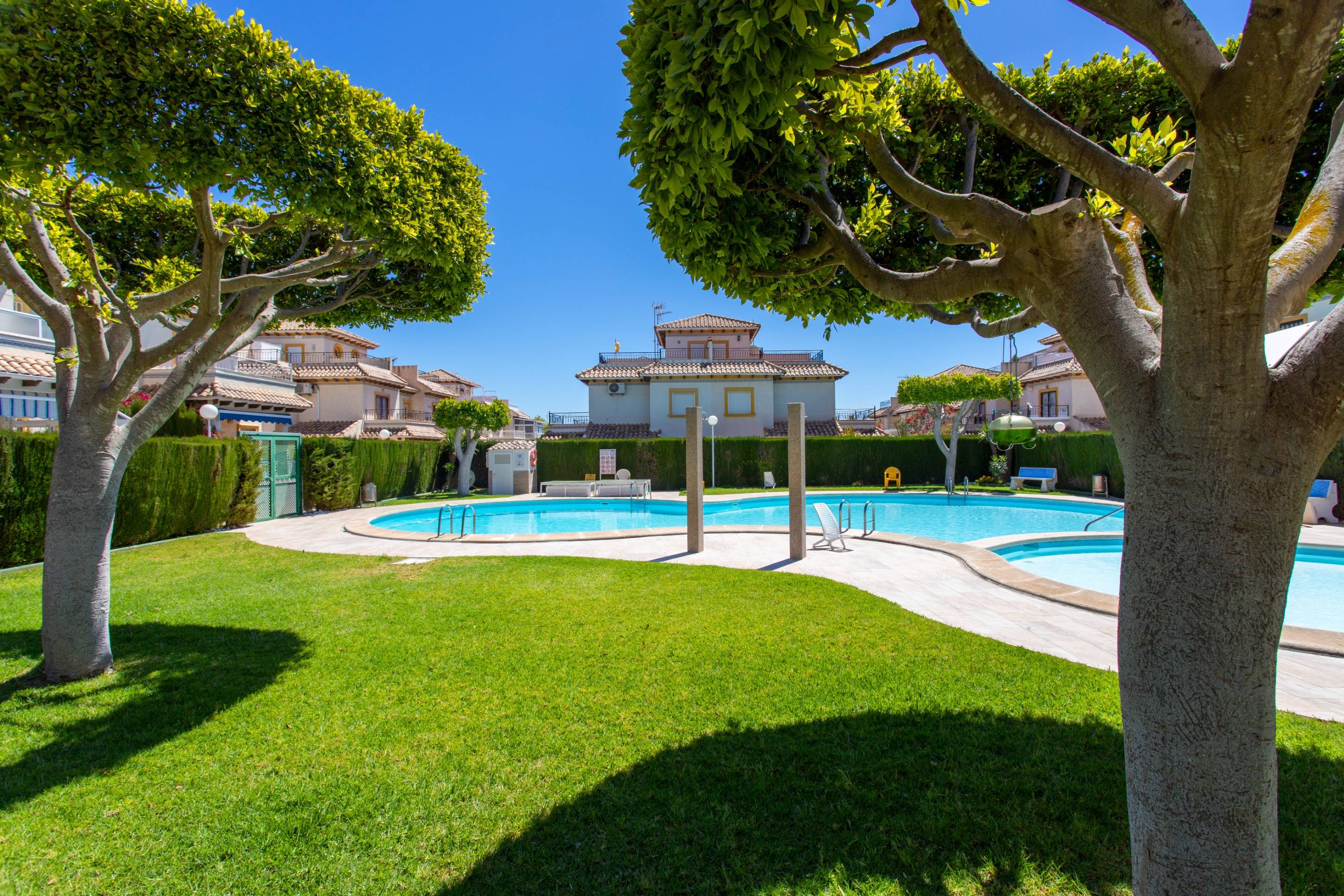 For sale - 2 Bedroom 1 Bathroom Bungalow in Orihuela Costa - Rocio Del Mar  - Alicante