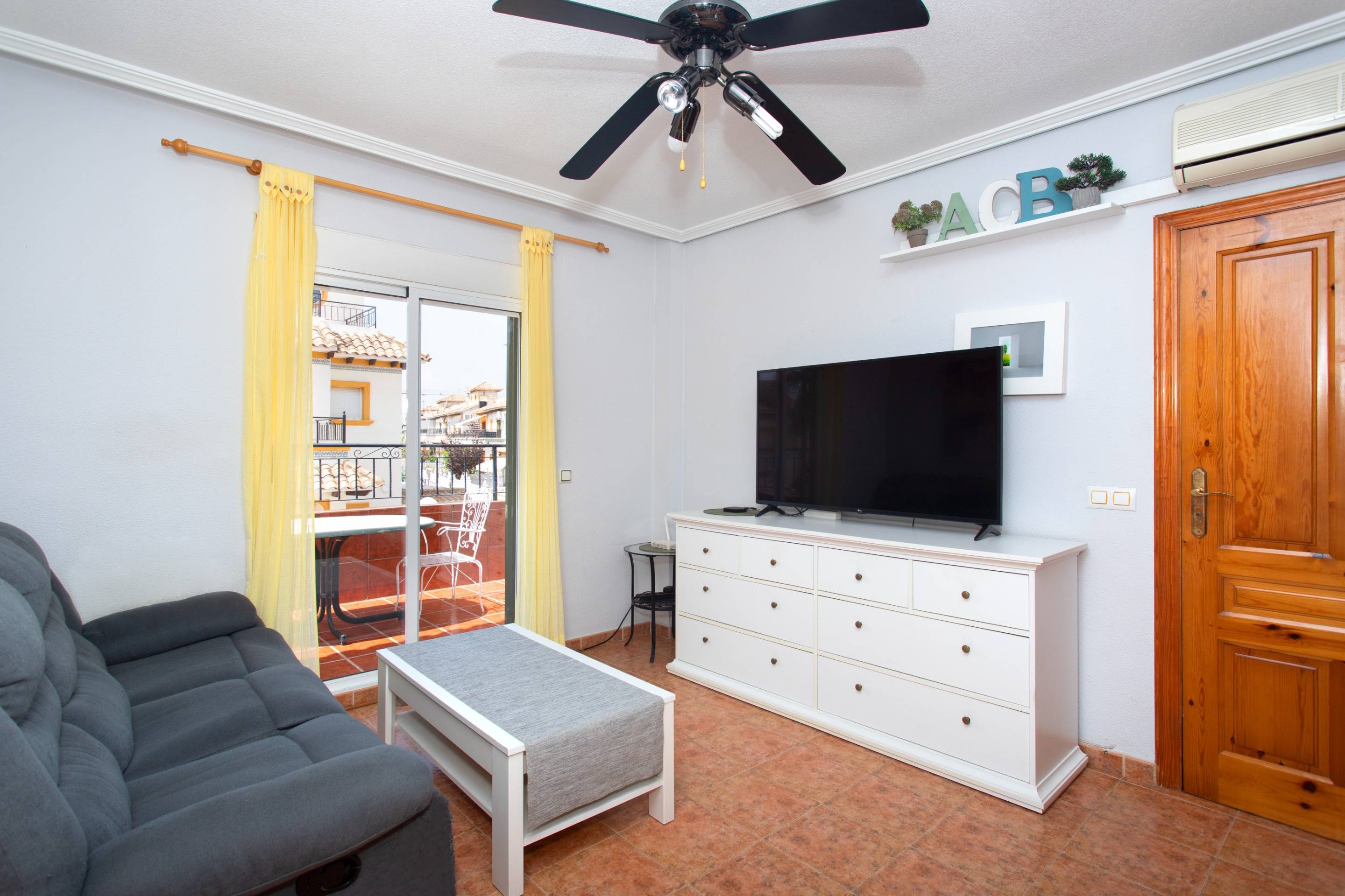 For sale - 2 Bedroom 1 Bathroom Bungalow in Orihuela Costa - Rocio Del Mar  - Alicante